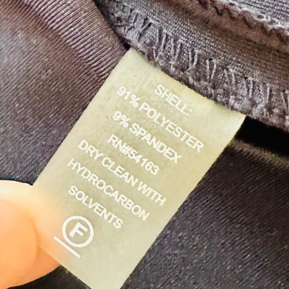 NEW! Tommy Hilfiger Navy Blue Asymmetrical Contrast-Trim Sleeveless Sheath Dress - Picture 16 of 17